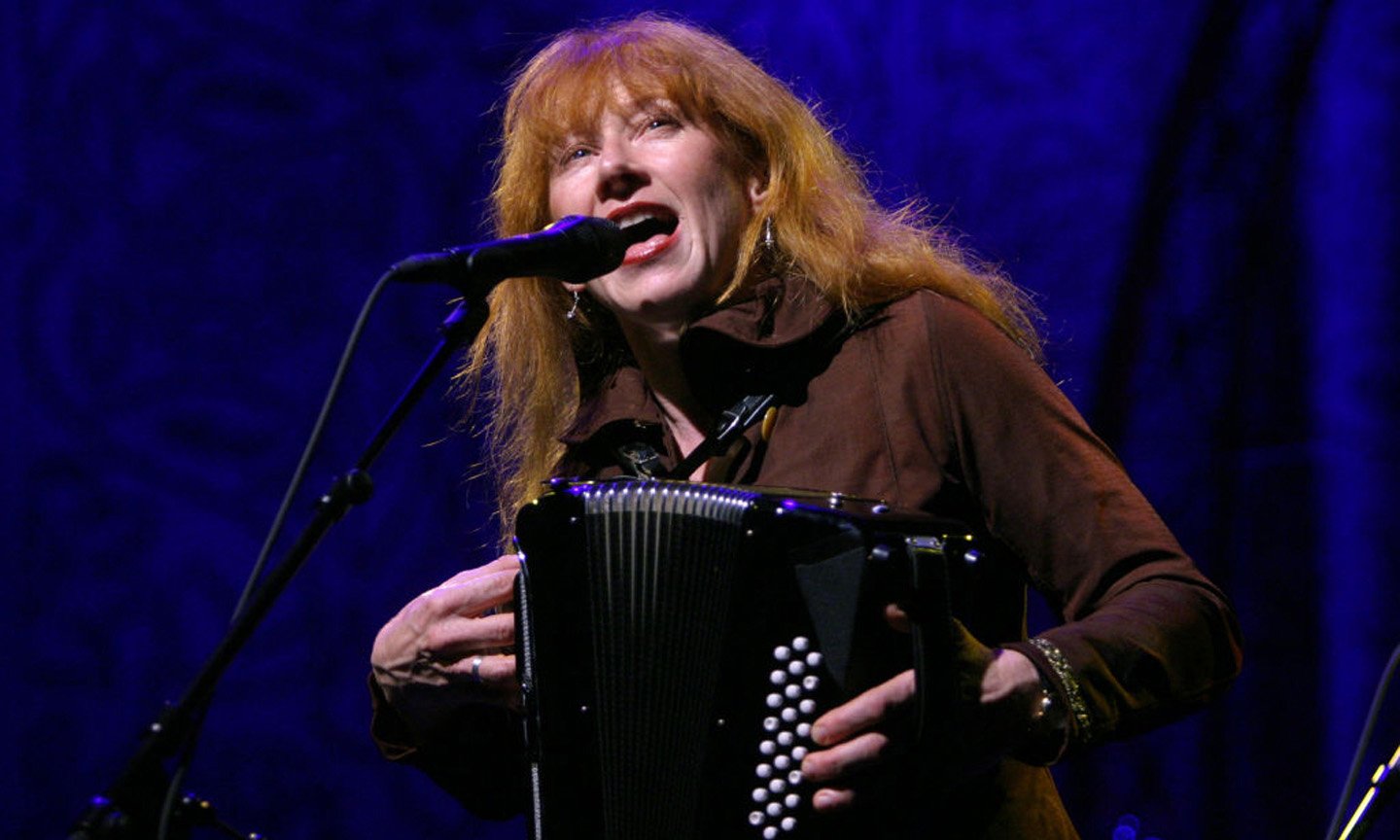 Loreena Mckennitt Announces New Album Under A Winter's Moon - Canada Today