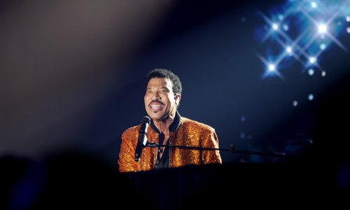 Lionel Richie Announces ‘Sing A Song All Night Long’ Tour With Earth ...