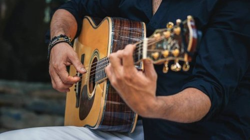 Play Better Than Ever With These Essential Guitar Warm-Up Exercises [Lessons]