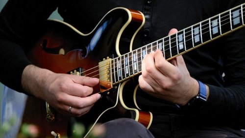 5 Tips to Break Out of the Pentatonic Box Using Modes