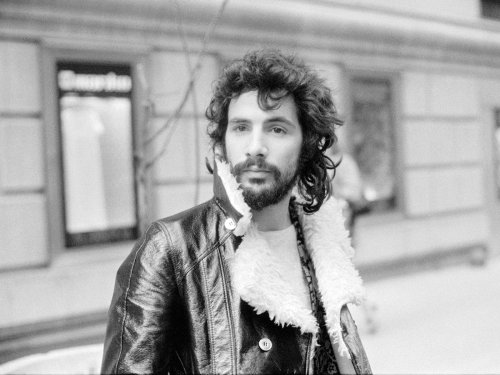 Yusuf/Cat Stevens unveils his official autobiography