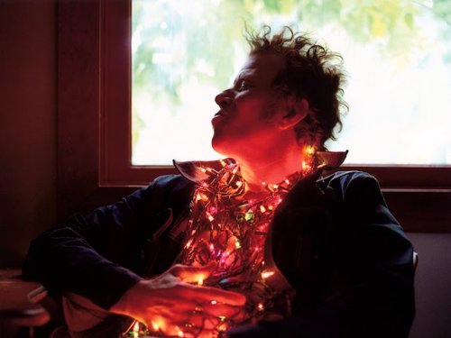 Tom Waits shares unreleased live recordings