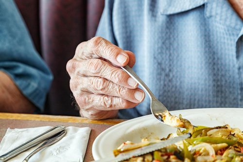 Découvrez quel aliment une centenaire décédée à 117 ans mangeait trois fois par jour, et ce qu'en disent des médecins