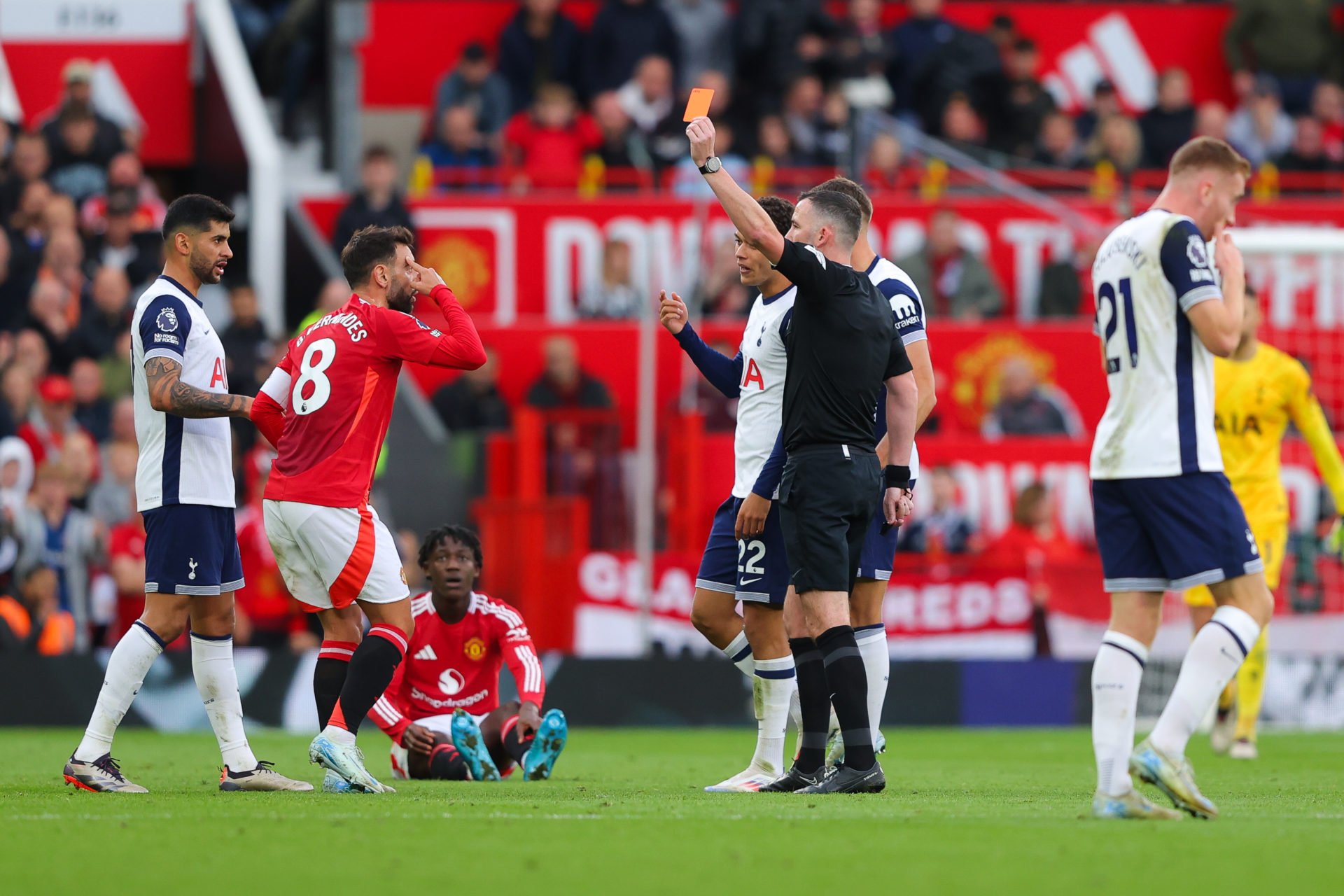 premier-league-release-awful-var-audio-from-bruno-fernandes-red-card