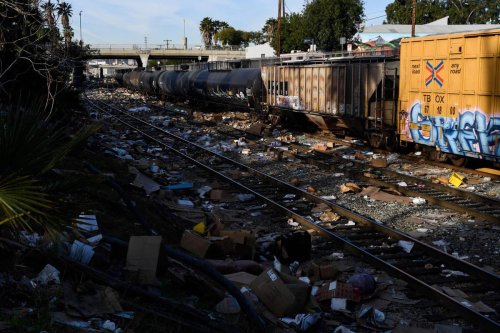 Los Angeles – Diebe stehlen Tausende «Päckli» und hinterlassen totale Verwüstung