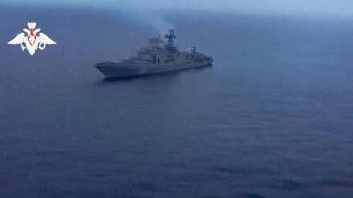 Afrika – Russisches Kriegsschiff stoppt Piratenangriff