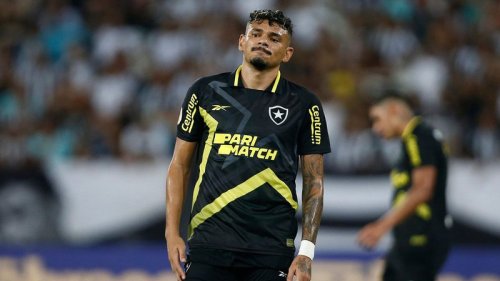 Torcedores do Botafogo perde paciência e pressionam Tiquinho Soares