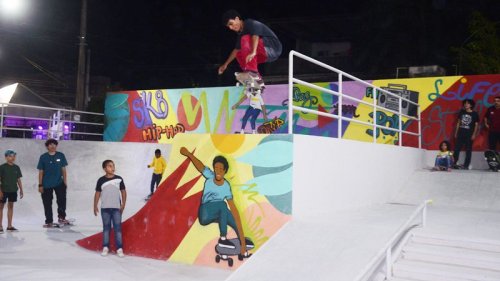 Skatistas ganham nova pista em Magé-RJ
