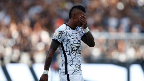 Paulinho sofre lesão grave e pode não jogar mais pelo Corinthians