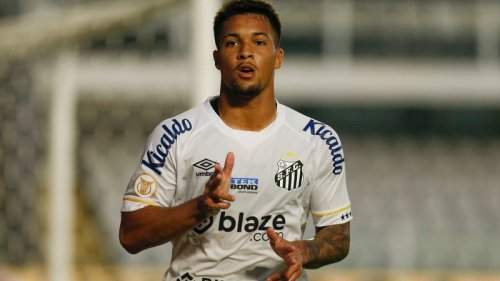 Santos goleia o Vasco em decisão e deixa zona do rebaixamento