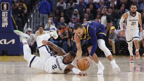 Com Curry expulso, Warriors vencem Grizzlies em partida da NBA