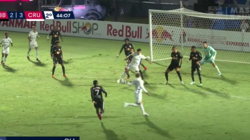 De virada, Cruzeiro vence RB Bragantino em amistoso