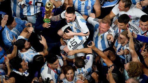 Messi comenta recepção francesa após Copa: "Único sem reconhecimento"