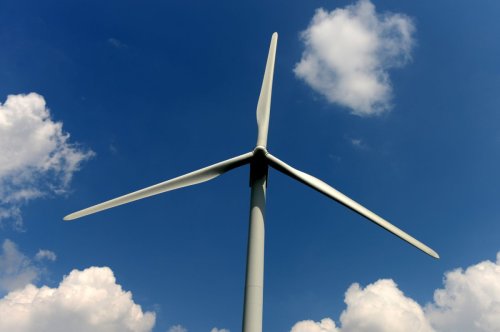 Italy's Eni announces plans for three new offshore wind farms