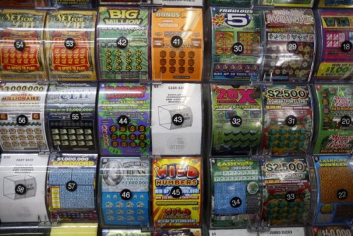 Man wins $250,000 lottery jackpot while on vacation