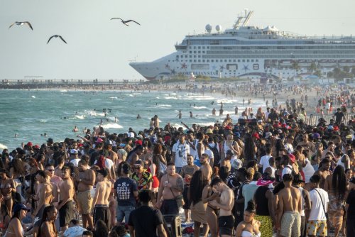 Miami Beach declares state of emergency as mayor considers ending Spring Break