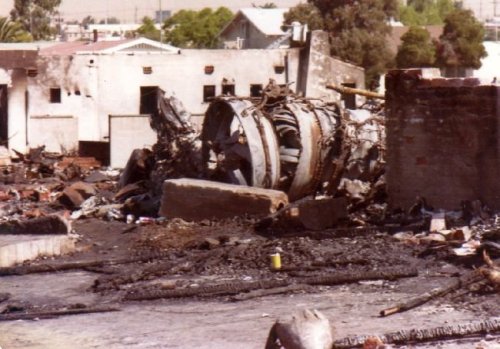 Airliner, plane collide; 139 die in 'worst crash'