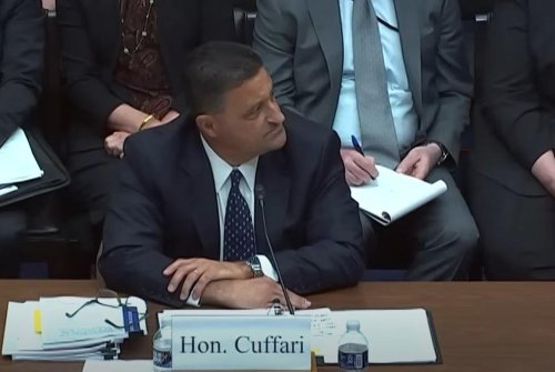 Democratic lawmakers call for DHS inspector general to resign after he deletes texts