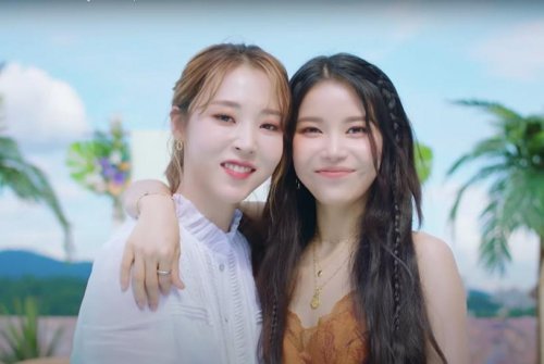 Mamamoo's Solar, Moonbyul share sunny 'Promise U' music video