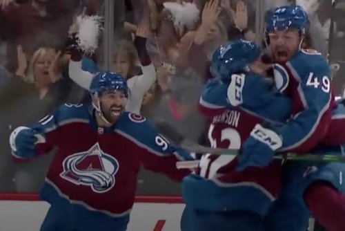 Josh Manson nets overtime winner, leads Avalanche over Blues in Game 1