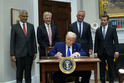 Trump signs executive order to align U.S. drug prices with other countries