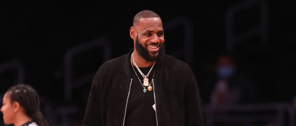 Who the heck are sitting next to Adele and Jay-Z??: LeBron James calls out  ESPN for not mentioning close friends Maverick Carter and Rich Paul during  Chargers-Chiefs - The SportsRush