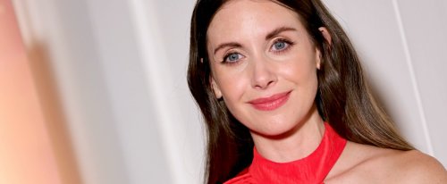 Alison Brie Loves To Go Streaking Because She’s A ‘Very Comfortable Naked Person’