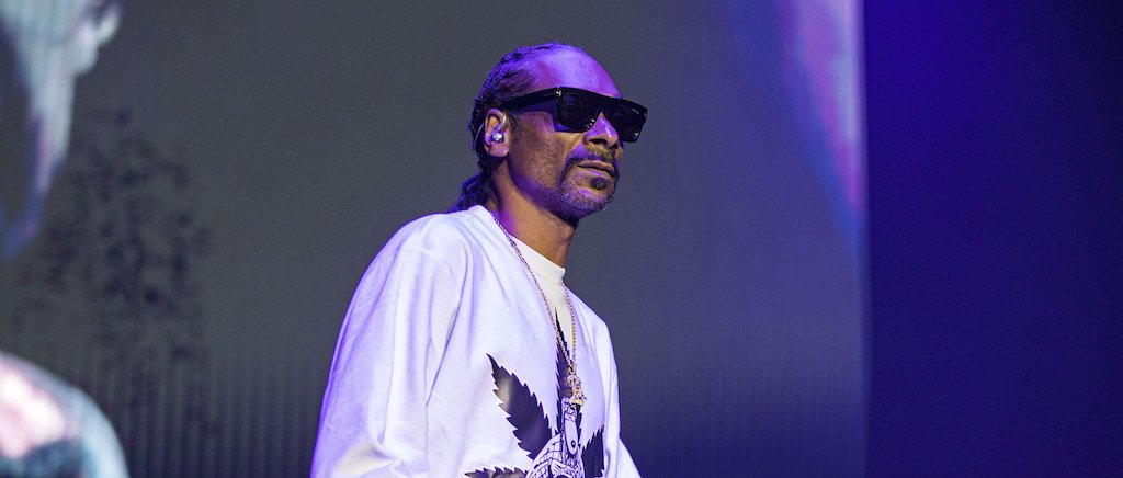 Snoop Dogg gets fans laughing over most 'stoned' story ever - Trending News