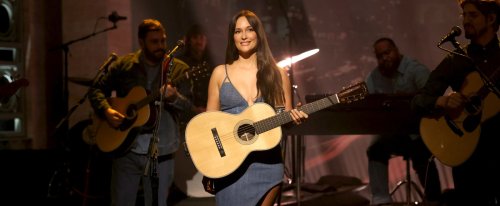 Kacey Musgraves Had A Wardrobe Issue On ‘SNL’ But Was Able To Laugh It Off After The Fact