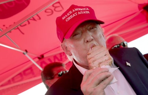 Trump Would Reportedly Eat A Small Meal For Lunch Meetings At The White House And Then Sneak Back Into The Kitchen For A 2nd ‘Real Lunch’ After Guests Left