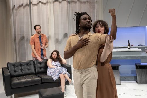 Theater: ‘L’Appartement’ Is a Mind-Bending Comedy