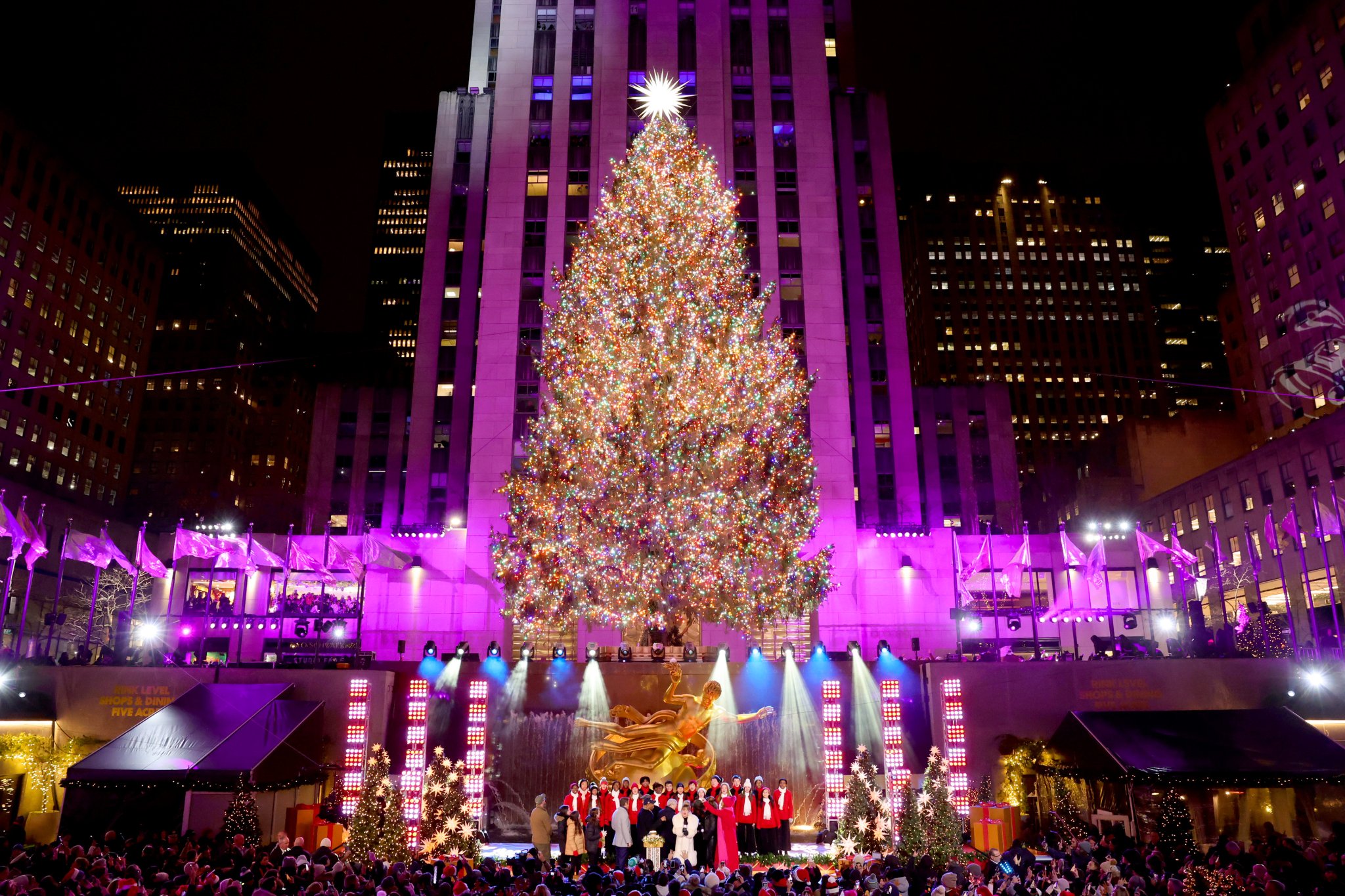 Rockefeller Center Christmas tree lighting performers and host in 2024