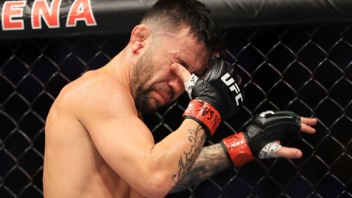 Pedro Munhoz says Sean O'Malley scratched his cornea at UFC 276: 'I couldn't see anything'