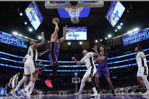 Milwaukee Bucks vs. Los Angeles Lakers odds, tips and betting trends | March 20, 2025