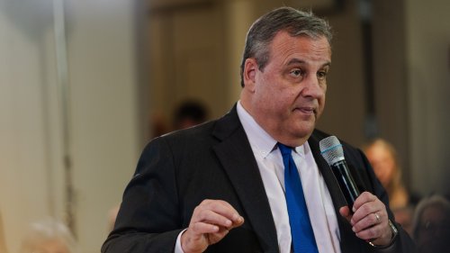 'He's going to tick off the Supreme Court': Christie warns Trump against Roberts clash