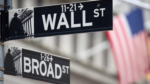 US stocks push higher amid trade war optimism and earnings. Alphabet gains.