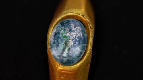 Gold ring with one of the earliest depictions of Jesus Christ found in ancient shipwreck