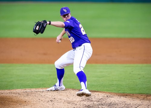LSU drops Game 1 against Arkansas after 10th-inning shelling