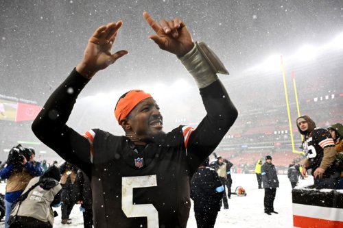 Jameis Winston, 'Thursday Night Football' panel frolic in Cleveland snow