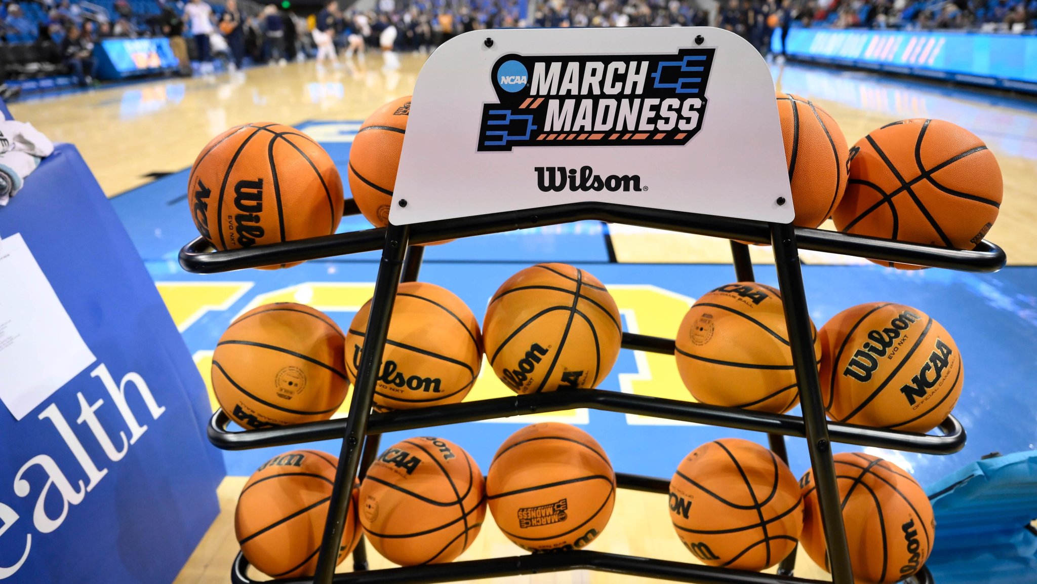 Bracket tips and tricks for the 2025 NCAA women's tournament: Watch the odds!
