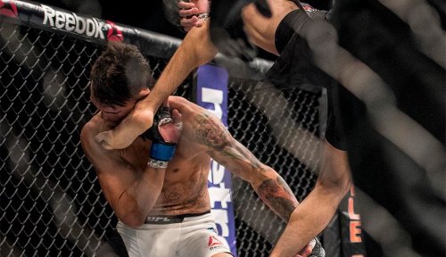 UFC free fight: Yair Rodriguez knocks out Andre Fili with insane switch kick
