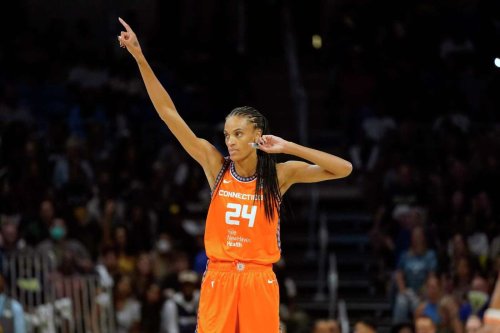 DeWanna Bonner's career night helps Sun hand Aces their first loss of the season