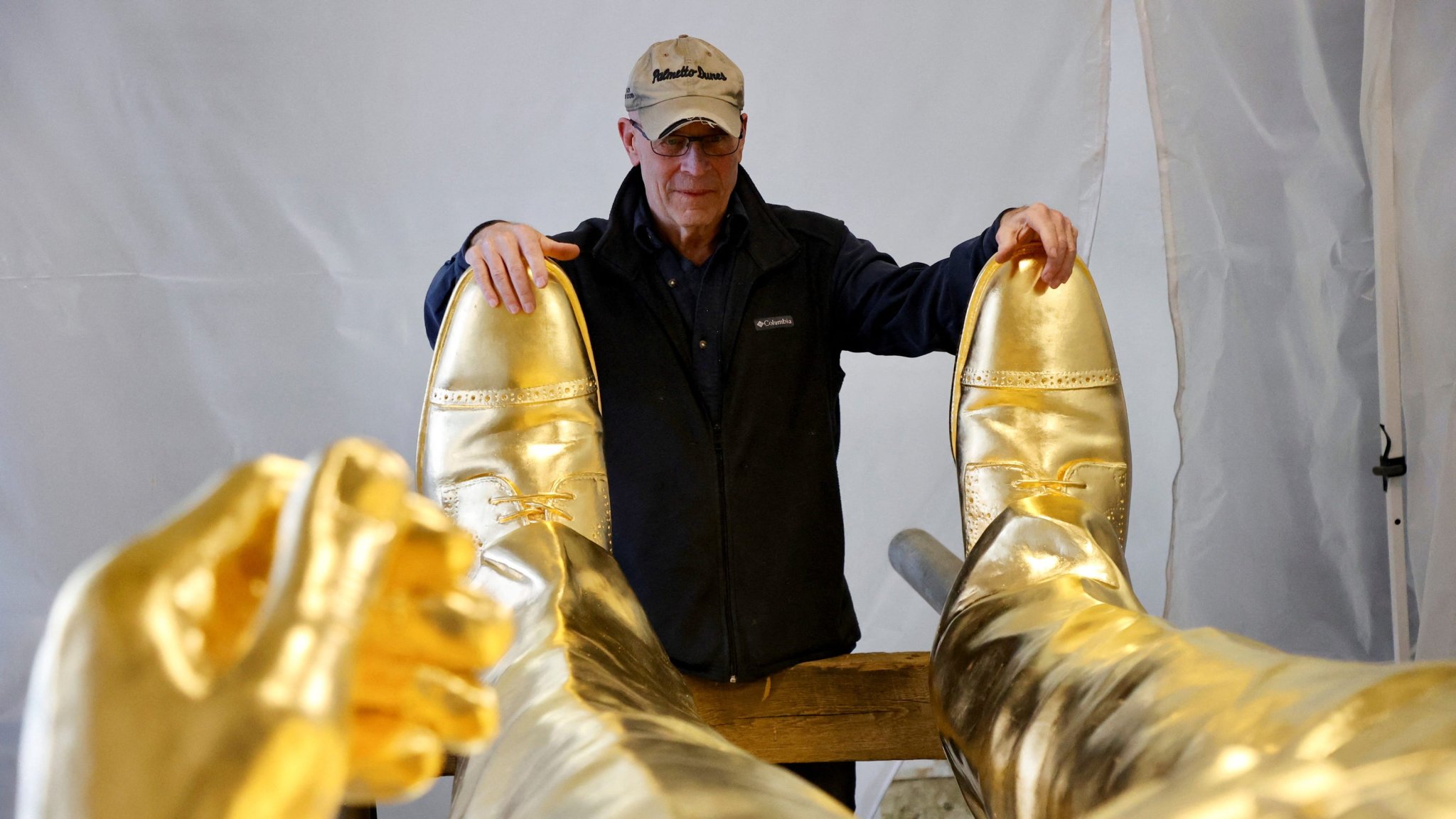 What's the backstory on the Trump statue at PGA Tour event? It involves a payment dispute