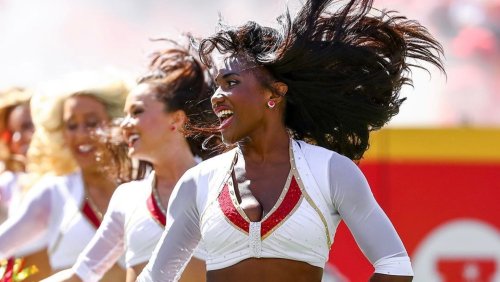 Former Kansas City Chiefs cheerleader Krystal Anderson dies from sepsis after giving birth