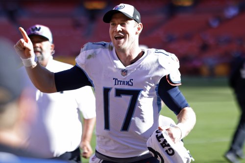 Titans should be watching Jimmy Garoppolo-Raiders situation closely