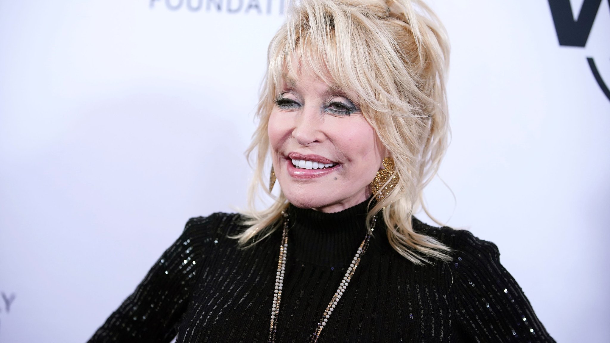 Rename Nashville airport after Dolly Parton? Governor, BNA are on board