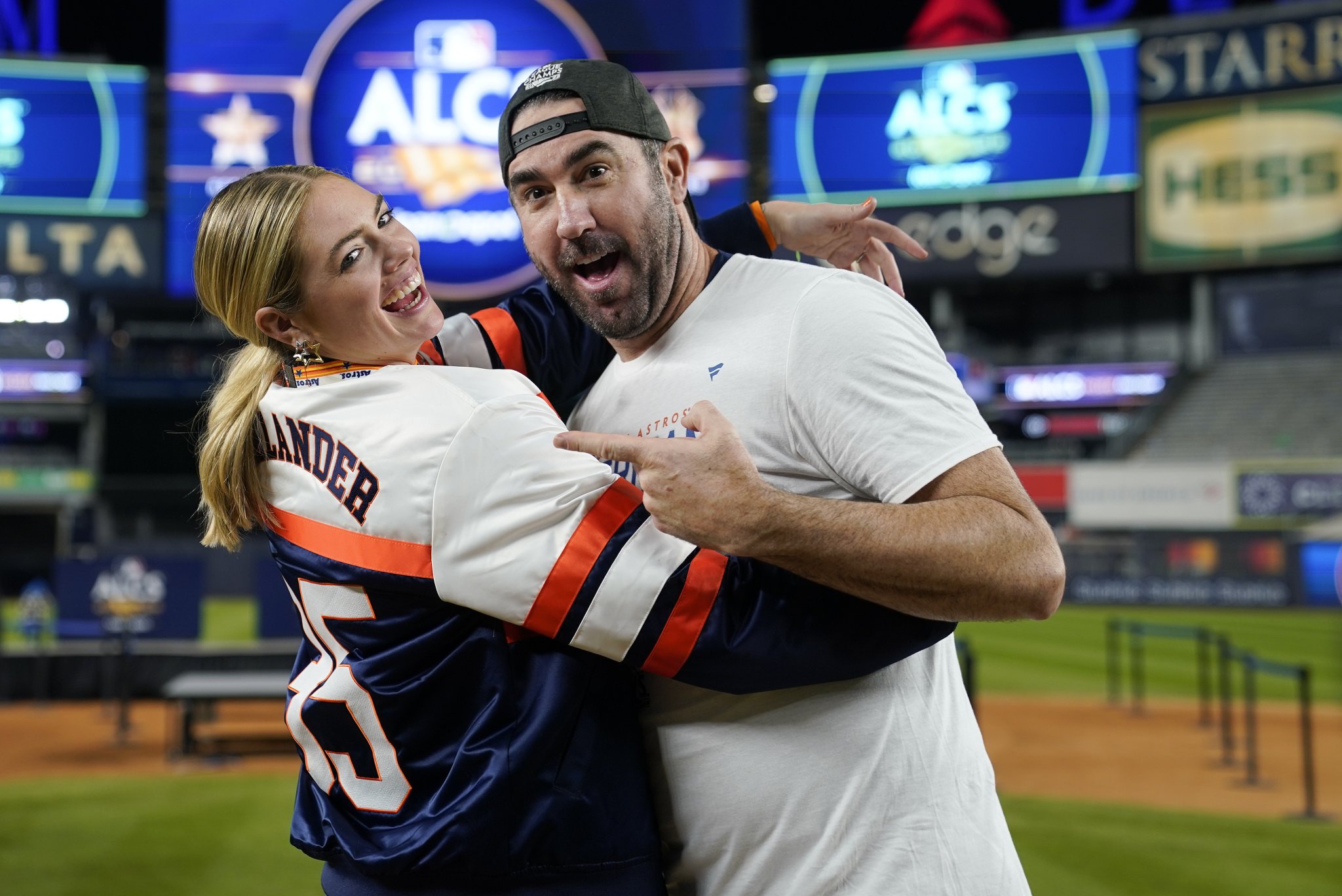 Kate Upton's Outfit During Astros' ALCS-Clinching Win Goes Viral - Sports  Illustrated Lifestyle