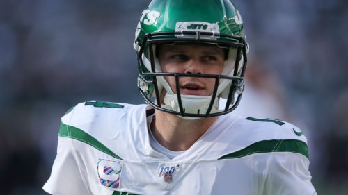 Mono, strep throat meant lots of protein shakes for Sam Darnold