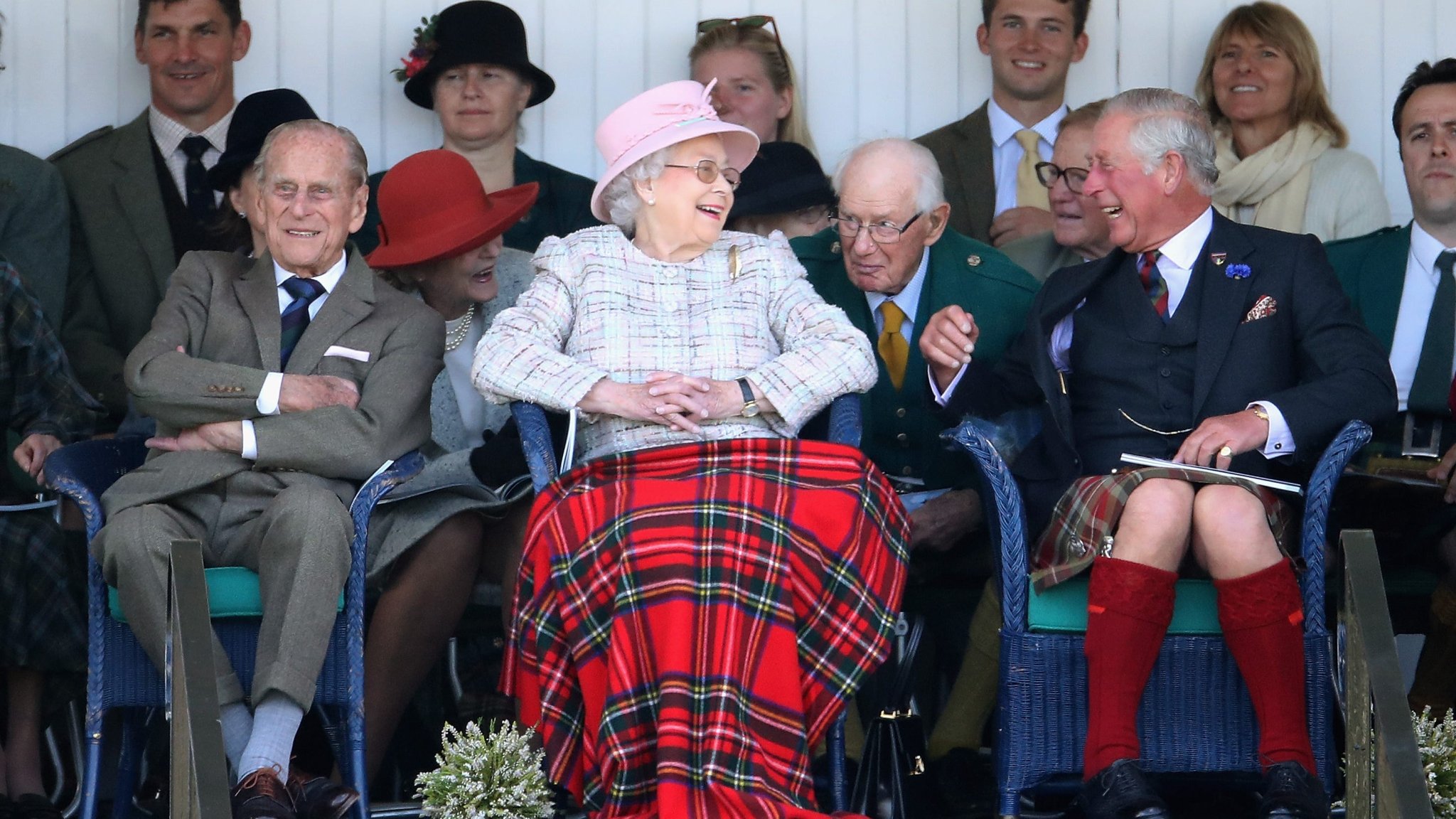The world reacts to Queen Elizabeth II's death: Jill Biden, Elton John, more remember her