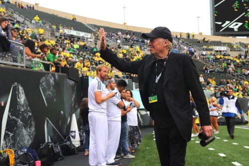 How Phil Knight plays into Oregon's potential decision to leave the Pac-12